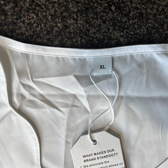 Womens XL blouse - Picture 2 of 2